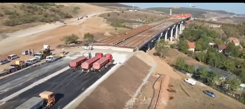 NEWS.ro: Cristian Pistol, CNAIR: Lucrările la viaductele de pe secţiunile Nădăşelu - Mihăieşti şi Mihăieşti - Zimbor de pe Autostrada Transilvania se apropie de un stadiu fizic de 90%. Contract de 995 de milioane de lei  - FOTO, VIDEO