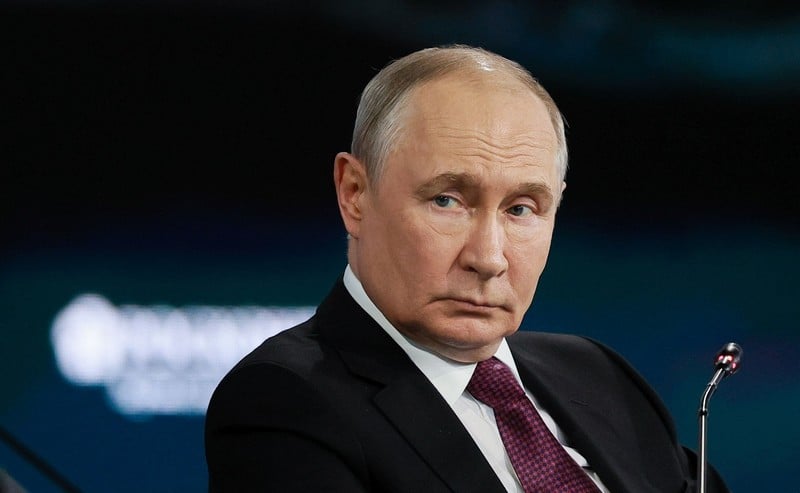 NEWS.ro: Doi lideri nordici îl îndeamnă pe Putin să pună capăt războiului din Ucraina, într-un contact direct rar între europeni şi liderul de la Kremlin. Iniţiativa stârneşte însă scepticism şi critici din partea altor doi nordici