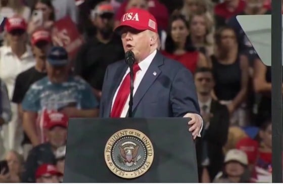 NEWS.ro: Donald Trump anunţă că va interzice expresia „inteligenţă artificială” în favoarea termenului „superinteligenţă”