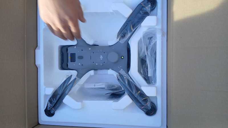 NEWS.ro: Drone de peste un milion de lei, echipate cu sisteme de filmare, fotografiere şi transport, descoperite la Calafat, într-un autovehicul înmatriculat în Bulgaria / Bunurile nu aveau documente de provenienţă / Dronele ar fi urmat să ajungă în Germania - FOT