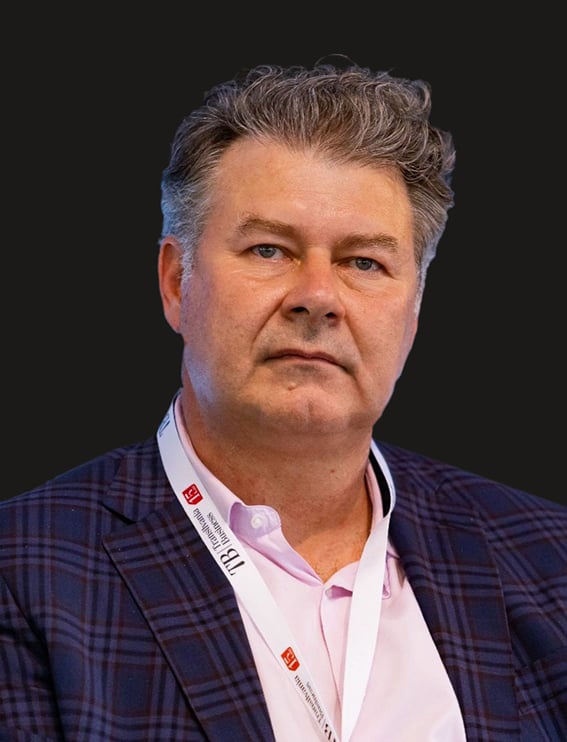 NEWS.ro: Eveniment NEWS.RO: Florian Mateiţă (Rominsolv SPRL): Când încasările scad într-o companie, apar crize de gestionat în interior / Dacă nu este gestionată această criză într-un termen rezonabil, oamenii buni pleacă