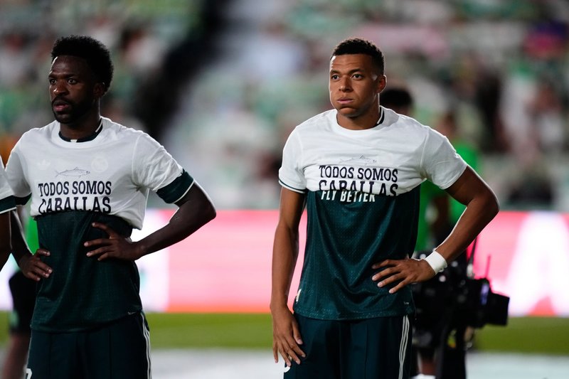 NEWS.ro: Fotbal: Accidentat la naţională, Mbappe a reluat antrenamentele cu Real Madrid