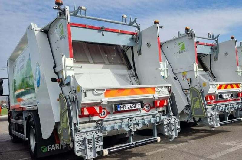 NEWS.ro: Grevă la operatorul de salubritate din Deva/ Angajaţii au invocat întârzieri în plata salariilor/ Joi nu au mai fost ridicate gunoaiele