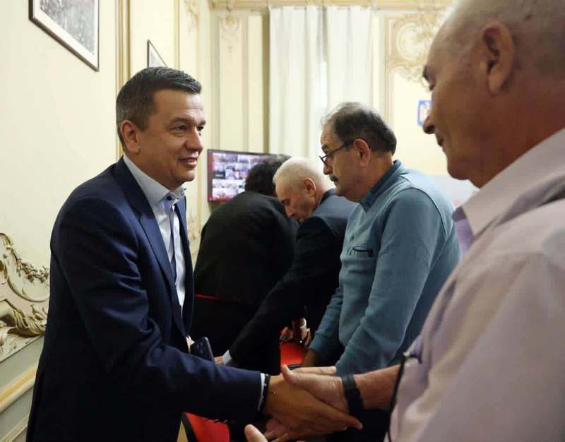 NEWS.ro: Grindeanu, de Ziua Internaţională a Persoanelor Vârstnice: Avem nevoie de un Guvern care să înţeleagă că demnitatea oamenilor care au clădit această ţară este mai presus decât contabilitatea obtuză!