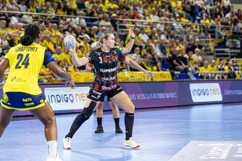 NEWS.ro: Handbal feminin: Nykobing - Gloria Bistriţa, scor 35-38, în grupa B a Ligii Campionilor