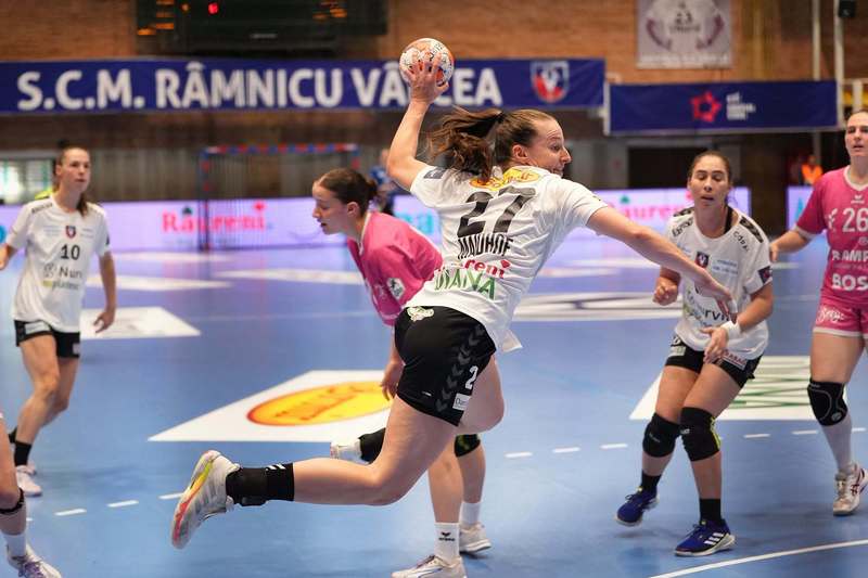 NEWS.ro: Handbal feminin: Şi SCM Rm. Vâlcea se califică în turul III al European League