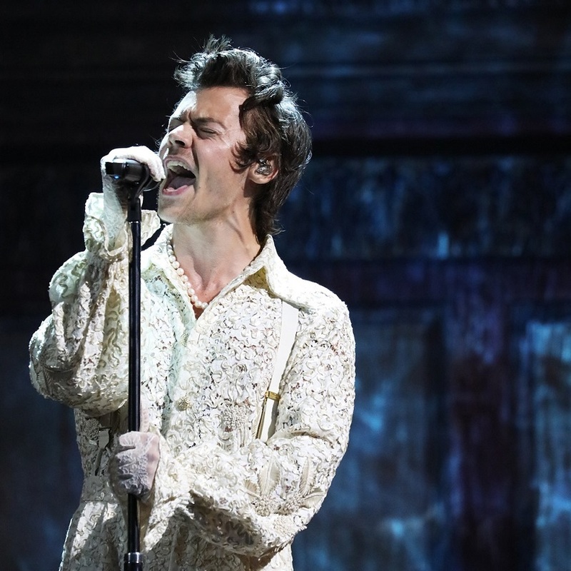 NEWS.ro: Harry Styles a criticat la New York acţiunile poliţiei de imigrare a administraţiei Trump: „Cei care nu seamănă cu voi merită respect”/ VIDEO