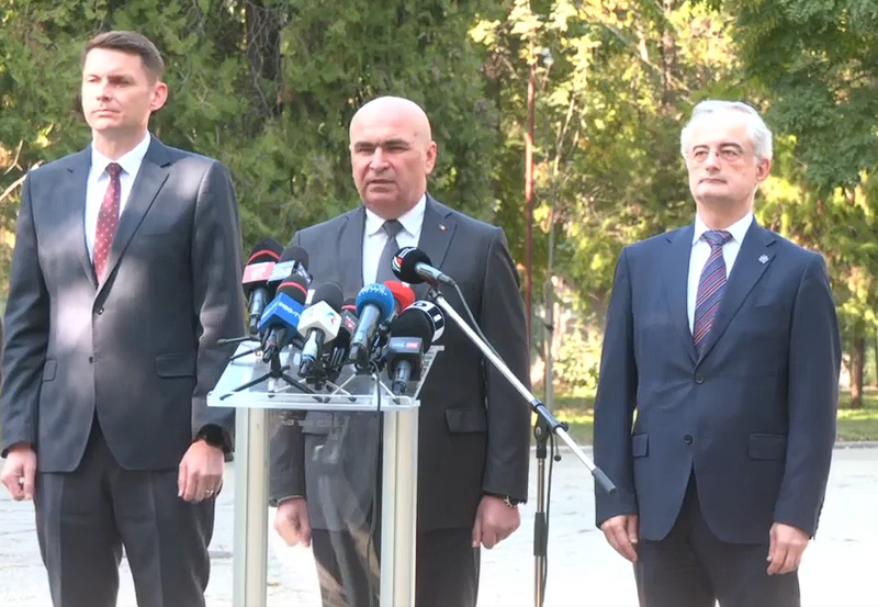 NEWS.ro: Ilie Bolojan: L-am informat pe Luca Niculescu că PNL nu intenţionează să participe în acest guvern. PNL este deschis să acorde un vot de instalare acestui guvern, având în vedere situaţia în care se găseşte România