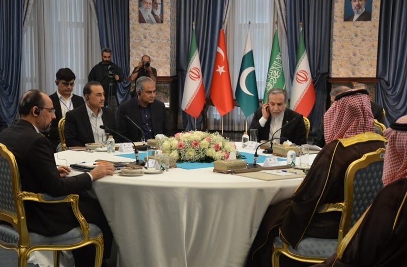 NEWS.ro: Iranul anunţă că a purtat negocieri ”foarte bune”, la Teheran, cu Arabia Saudită, Turcia şi Pakistanul