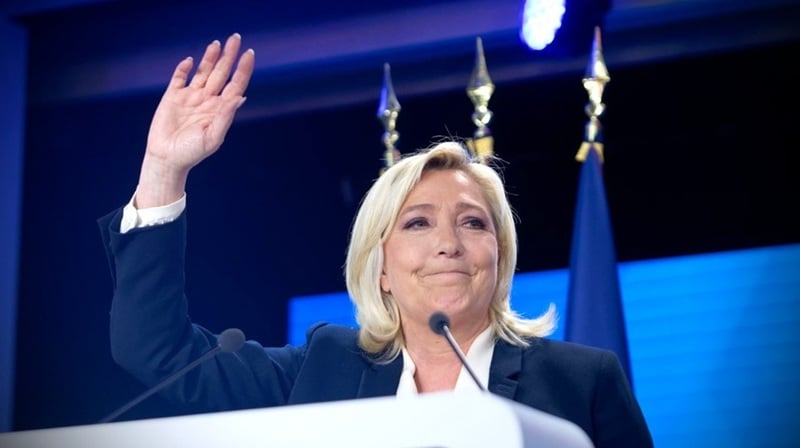 NEWS.ro: Le Pen şi-a lansat campania prezidenţială în Franţa, pe fondul protestelor care zguduie naţiunea