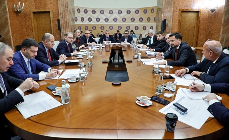 NEWS.ro: Luca Niculescu a cerut ministerelor implicate accelerarea eforturilor pentru efectuarea ultimelor plăţi din PNRR: Economia României are nevoie vitală de banii europeni. Trebuie să închidem rapid procedurile de absorbţie a fondurilor PNRR