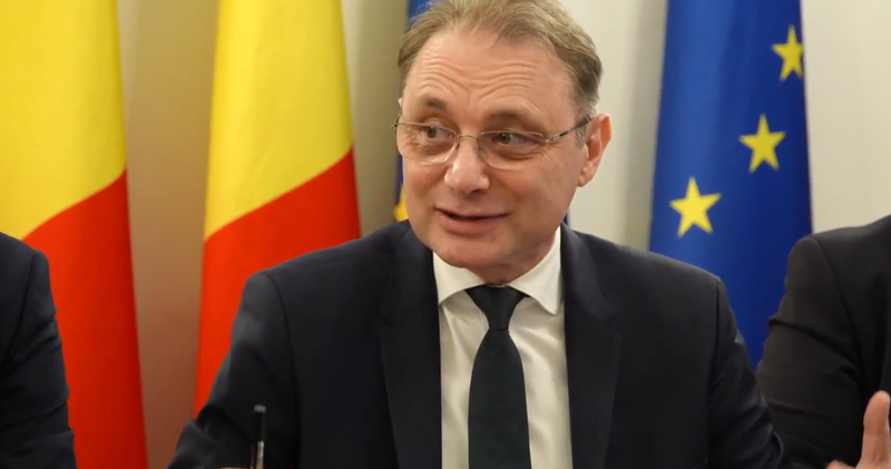 NEWS.ro: Luca Niculescu, la Chişinău: Nu dorim să creştem taxele şi impozitele, analizele noastre sunt în curs, însă acesta este obiectivul Guvernului. Consolidarea fiscală înseamnă să oprim risipa, să cheltuim mai bine banul public, o mai bună colectare