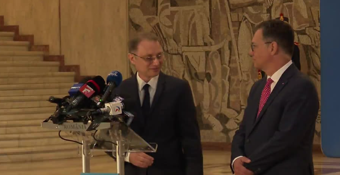 NEWS.ro: Luca Niculescu, la sediul Ministerului Apărării: Prioritatea zero a României este apărarea teritoriului său / Am vorbit de spre hub-ul de securitate de la Marea Neagră / Radu Oprea: Cea mai importantă întotdeauna este prevenţia