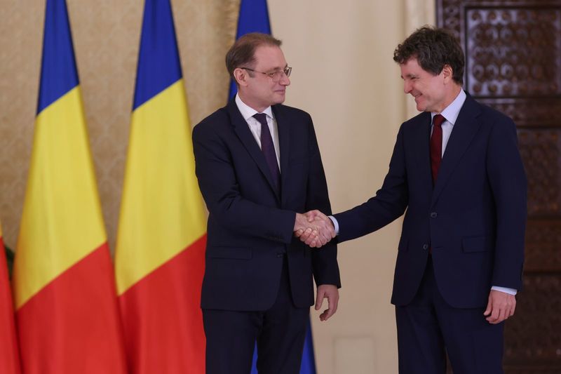 NEWS.ro: LUCA NICULESCU, SECRETAR DE STAT ÎN MAE, A PATRA NOMINALIZARE DE PREMIER FĂCUTĂ DE PREŞEDINTELE NICUŞOR DAN - FOTO, VIDEO
