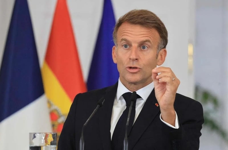 NEWS.ro: Macron interzice manifestaţiile „nelegitime” în Franţa, în încercarea de a controla tulburările sociale /
Reuniune a Consiliului de Apărare convocată vineri în perspectiva protestelor anunţate în weekend