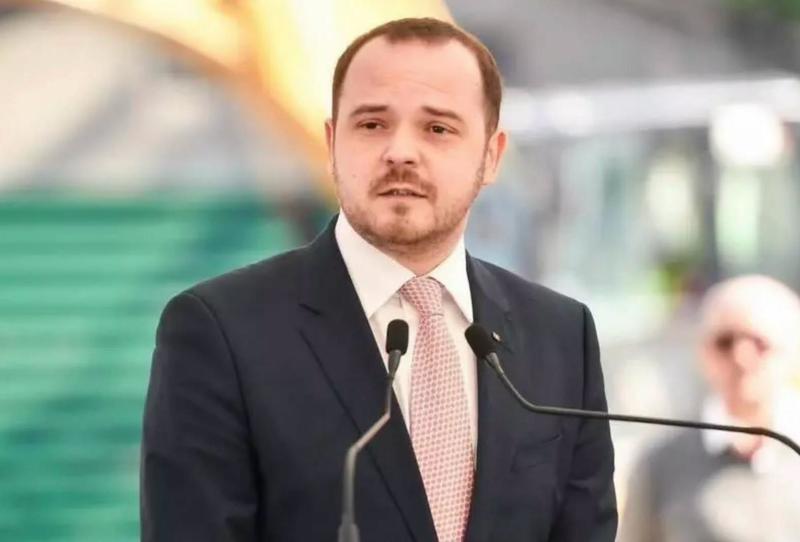 NEWS.ro: Ministrul Sănătăţii anunţă că, după funcţionarea medicinei de urgenţă, plata gărzilor este o prioritate. Alexandru Rogobete vrea plată progresivă a gărzilor