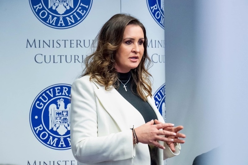NEWS.ro: Natalia Intotero, despre o lege specială privind implicarea femeilor în politică: Accesul la funcţii nu ar trebui să depindă de reguli speciale, ci de modul în care îşi demonstrează capacităţile profesionale şi implicarea în activitatea politică