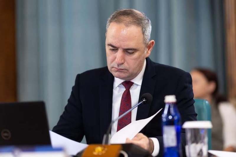 NEWS.ro: Nazare: Nicio nouă cheltuială permanentă fără o sursă permanentă de finanţare. Statul trebuie să îşi disciplineze propriile cheltuieli, să reducă risipa şi să creeze spaţiu pentru investiţiile care generează valoare adăugată şi locuri de muncă