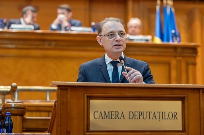 NEWS.ro: Niculescu: Un motiv pentru care această criză a luat sfârşit este pentru că apărea iminenţa unor probleme foarte, foarte mari în economie. Deci, să nu mă hazardez, să nu spun că nu-mi fac nicio grijă că bugetul va fi adoptat, dar este o prioritate majoră
