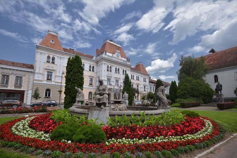 NEWS.ro: Oraşul Odorheiu Secuiesc, amendat pentru notificarea cu întârziere a unei modificări contractuale / Proiectul viza reabilitarea infrastructurii rutiere / Preşedinte ANAP: Controlul ex ante există pentru a preveni neregulile, nu pentru a le constata
