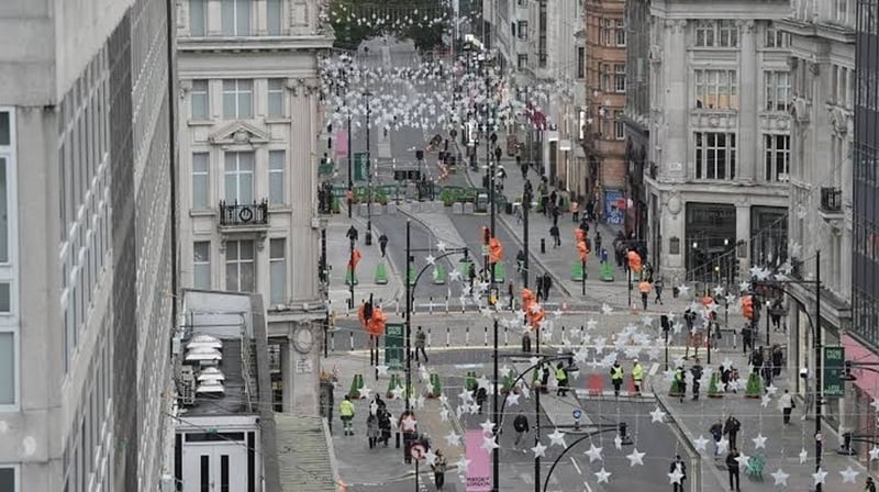 NEWS.ro: Oxford Street, una dintre cele mai aglomerate artere comerciale din Europa, devine zonă pietonală permanentă; Autorităţile vor să relanseze comerţul şi turismul