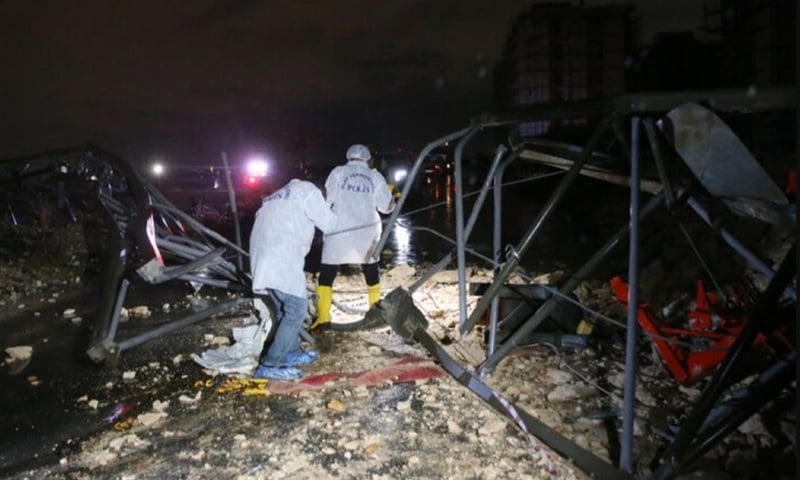 NEWS.ro: Patru morţi şi un rănit în Turcia, într-o tornadă care a distrus două containere în care dormeau muncitori pe un şantier în Antalya