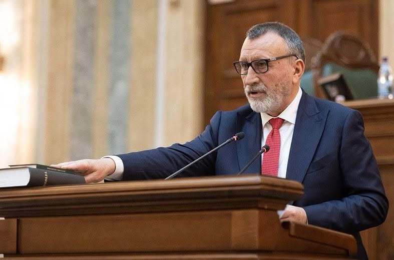 NEWS.ro: Paul Stănescu (PSD), despre o ofertă din partea AUR: Am negociat multe în viaţa mea politică. Convingerile, însă, nu le-am pus niciodată pe masa negocierilor