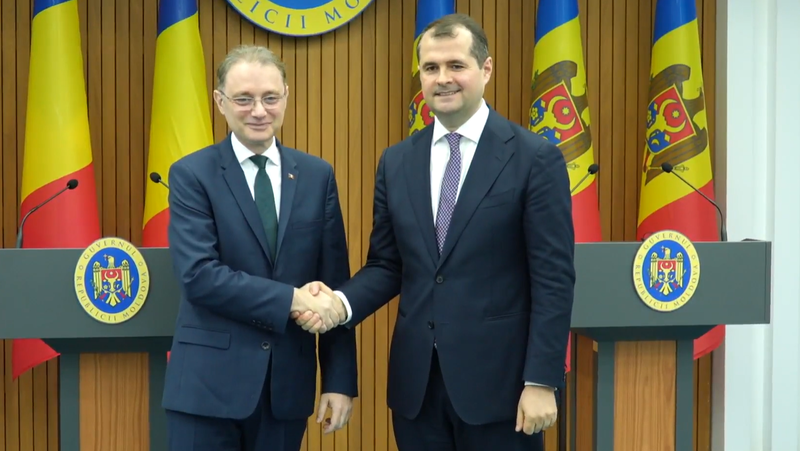 NEWS.ro: Premierul moldovean Vasile Tofan: Dragă Luca, la Chişinău sunteţi acasă şi cred că acesta este cel mai firesc mod de a descrie relaţia dintre ţările noastre