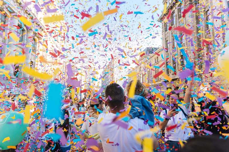NEWS.ro: Primăria Capitalei anunţă că la „Străzi Deschise - Bucureşti, Promenadă Urbană” 2026 au participat peste 1,5 milioane de cetăţeni: 24 de weekend-uri, organizate cu 0 lei de la bugetul local! Ba chiar, evenimentul a adus bani! - FOTO