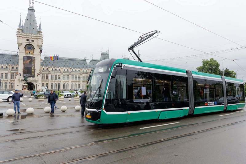NEWS.ro: Primăria Iaşi anunţă că va achiziţiona încă zece tramvaie noi, din fonduri europene, investiţia fiind de peste 150 de milioane de lei