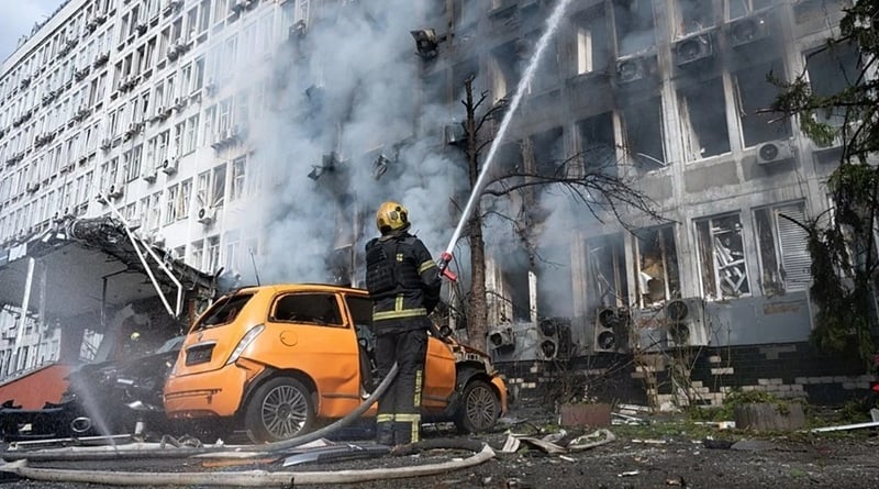 NEWS.ro: Rachete ruseşti lovesc campusul universitar din Kiev – un mort şi 10 răniţi, majoritatea studenţi