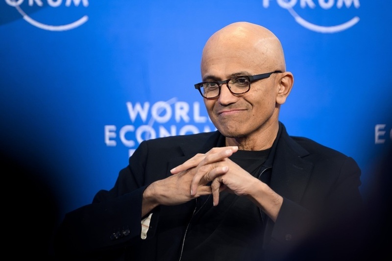 NEWS.ro: Şeful Microsoft cere o ”frână de urgenţă” pentru inteligenţa artificială, care să permită oamenilor să oprească sistemele avansate
