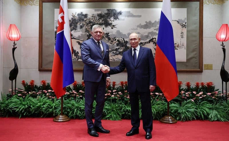 NEWS.ro: Slovacia va relua consultările cu Rusia pe tema energiei, într-o nouă ruptură cu aliaţii din UE