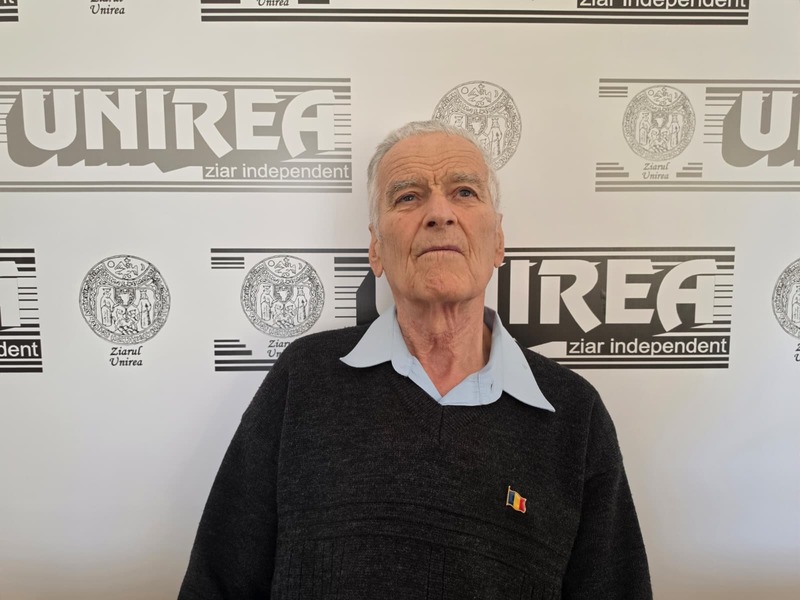 NEWS.ro: Un fost inginer din Cugir este doctorand la  vârsta de 90 de ani. Acesta spune că foloseşte internetul şi calculatorul, dar nu şi AI