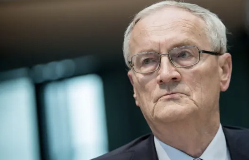 NEWS.ro: Un fost şef al serviciilor secrete germane a fost arestat sub acuzaţia de cumpărare de informaţii clasificate. Faptele au început în 2005 şi, potrivit presei, destinatarul scurgerilor NU ar fi fost Rusia