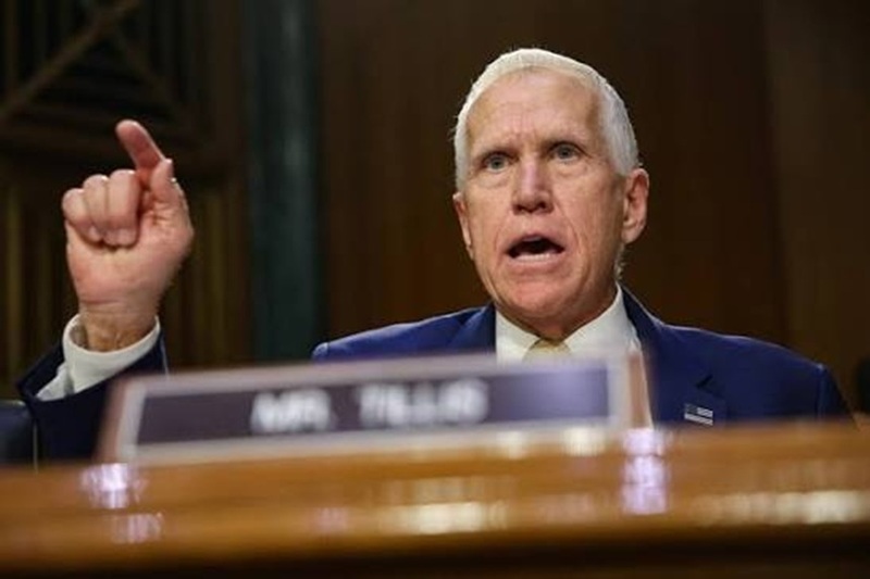 NEWS.ro: Un senator republican avertizează că acordul lui Trump cu Rusia pentru motorină ar putea fi ilegal şi ar pune în pericol vieţile americanilor