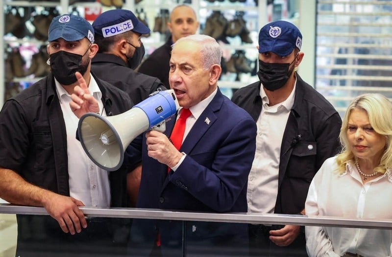 NEWS.ro: UPDATE - Alegeri în Israel, exit-polluri: Blocul anti-Netanyahu conduce, Likud are cele mai multe voturi, dar niciuna dintre părţi nu are o cale clară către obţinerea majorităţii. Scenarii posibile