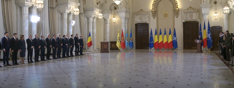 NEWS.ro: UPDATE - Guvernul Luca Niculescu a depus jurământul la Palatul Cotroceni. Nicuşor Dan: Am încredere că premierul va reuşi să găsească echilibrul în discuţia în special cu Parlamentul/ Niculescu: Nu va fi o perioadă simplă, dar o privesc cu încredere-VIDEO