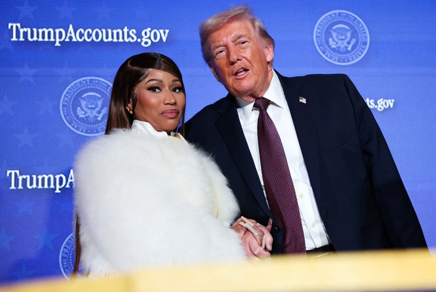 Nicki Minaj o atacă pe guvernatoarea New York-ului înaintea alegerilor: „Nu va scăpa de mânia lui Dumnezeu”