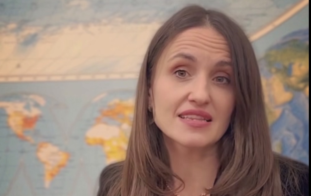 Oana Țoiu, bilanț pentru diaspora înainte de plecarea din Ministerul de Externe: Reforma rețelei consulare și sprijin financiar pentru repatrierea afacerilor / ”Nu am rezolvat tot, dar am făcut pașii necesari în direcția corectă”