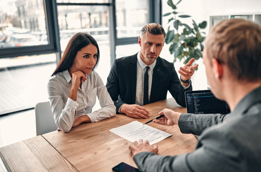 Obligatoriu cu avocat pentru contracte și divorțul cu copii minori