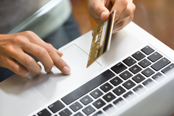 Opinie Radu Terec, antreprenor : Ce se întâmplă cu magazinele online când clientul nu mai caută pe Google, ci întreabă AI ce să cumpere?