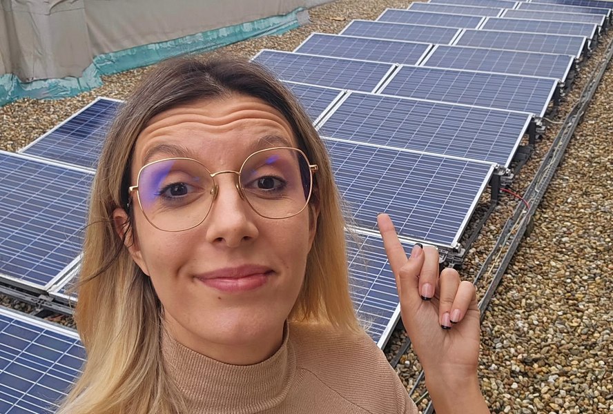 Panouri solare repornite la Ministerul Mediului după ce au fost descoperite întâmplător: „Adunau doar praf”