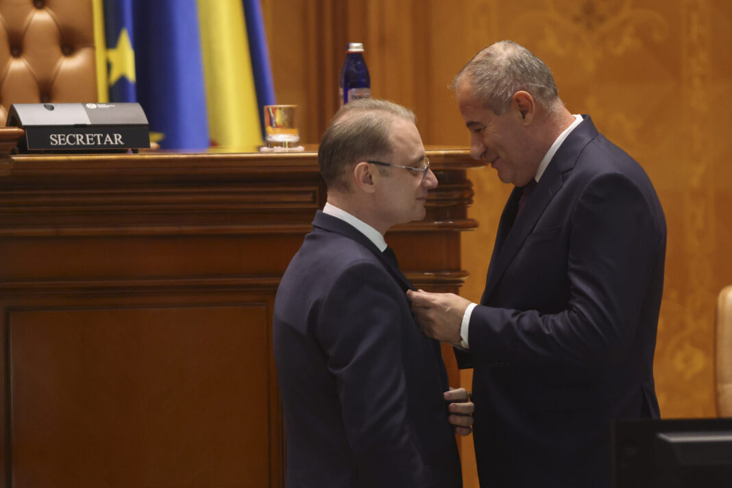 Patridul DREPT acuză guvernul PSD-Nicușor Dan-Luca Niculescu că a dat noaptea o ordonanță de urgență cu dedicație pentru ca ”specialii Sistemului” să poată ocupa funcții în locul înalților funcționari publici