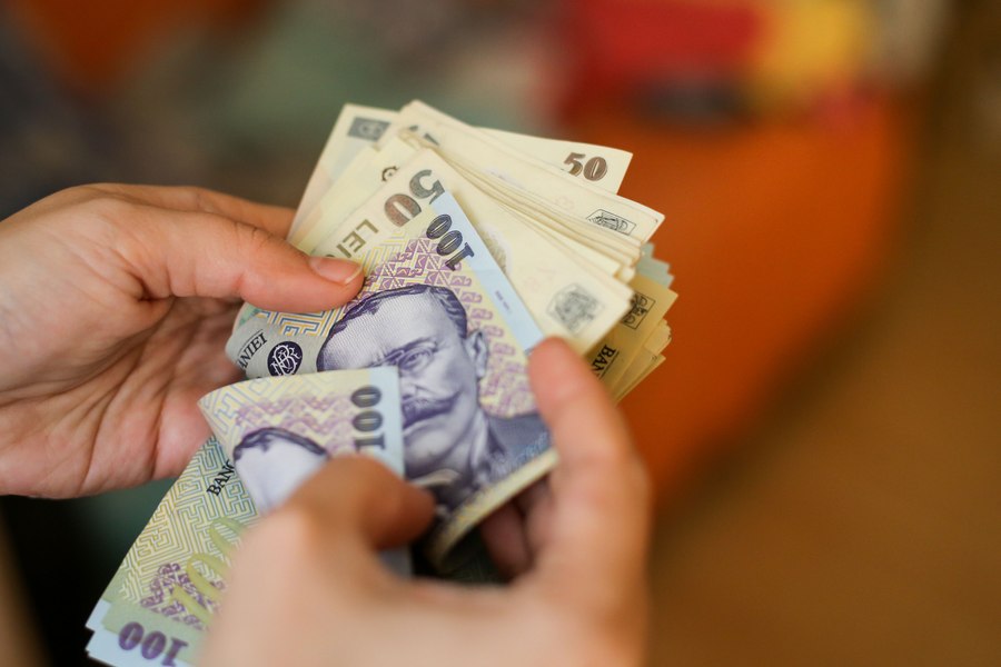 Pensii indexate din 2027, schimbări pentru părinți și ajutoare pentru familiile vulnerabile. Ce propune Programul de guvernare