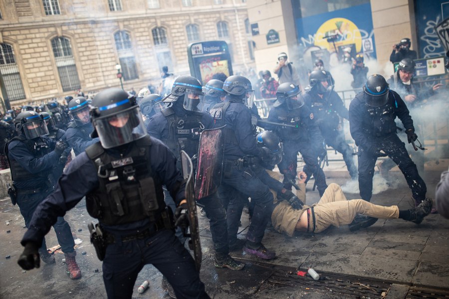 Pentru că pretutindeni roata se învârte, o nouă stângă prinde contur