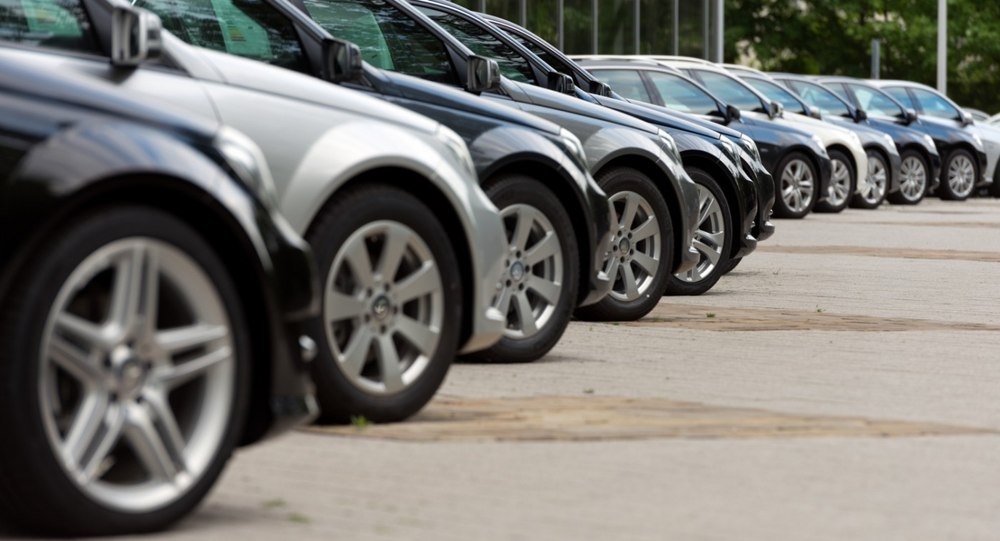 Piața auto din România se prăbușește, atât pe segmentul mașinilor noi, cât și second-hand. Economist: Este un semnal teribil