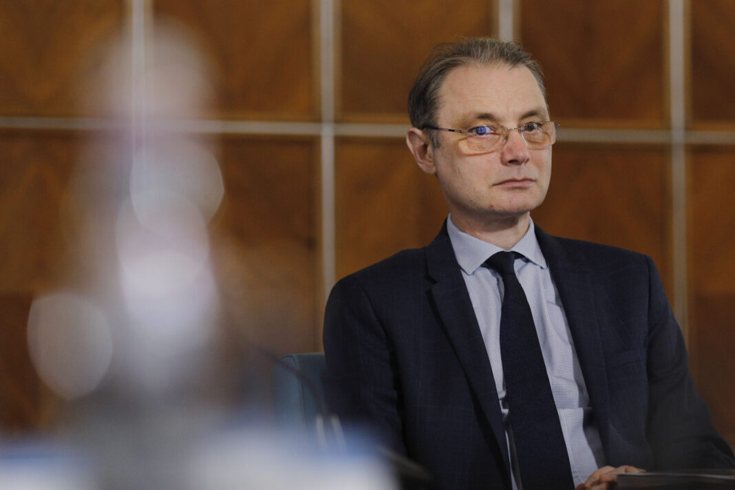 Premierul desemnat, Luca Niculescu, întâlniri, joi, cu liderii partidelor parlamentare în vederea formării Guvernului