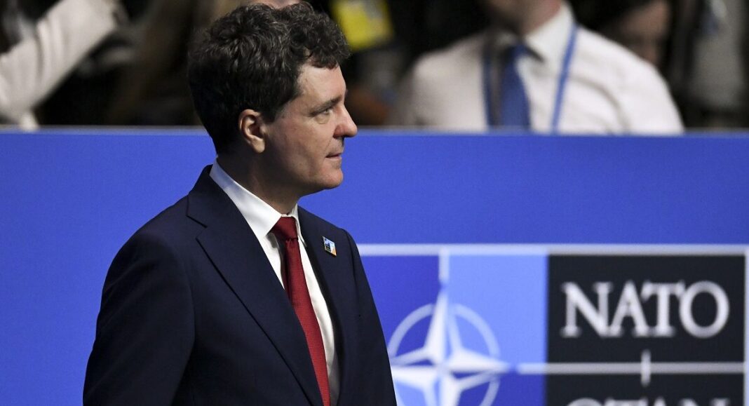 Președintele Nicușor Dan evită să invoce Articolul 4 al Tratatului NATO, care ar duce la discutarea agresiunii Rusiei asupra navelor comerciale din Marea Neagră