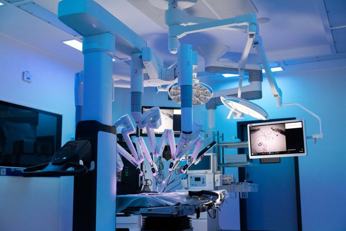 Prima platformă de chirurgie robotică da Vinci 5, implementată la Spitalul Clinic Judeţean de Urgenţă Bistriţa